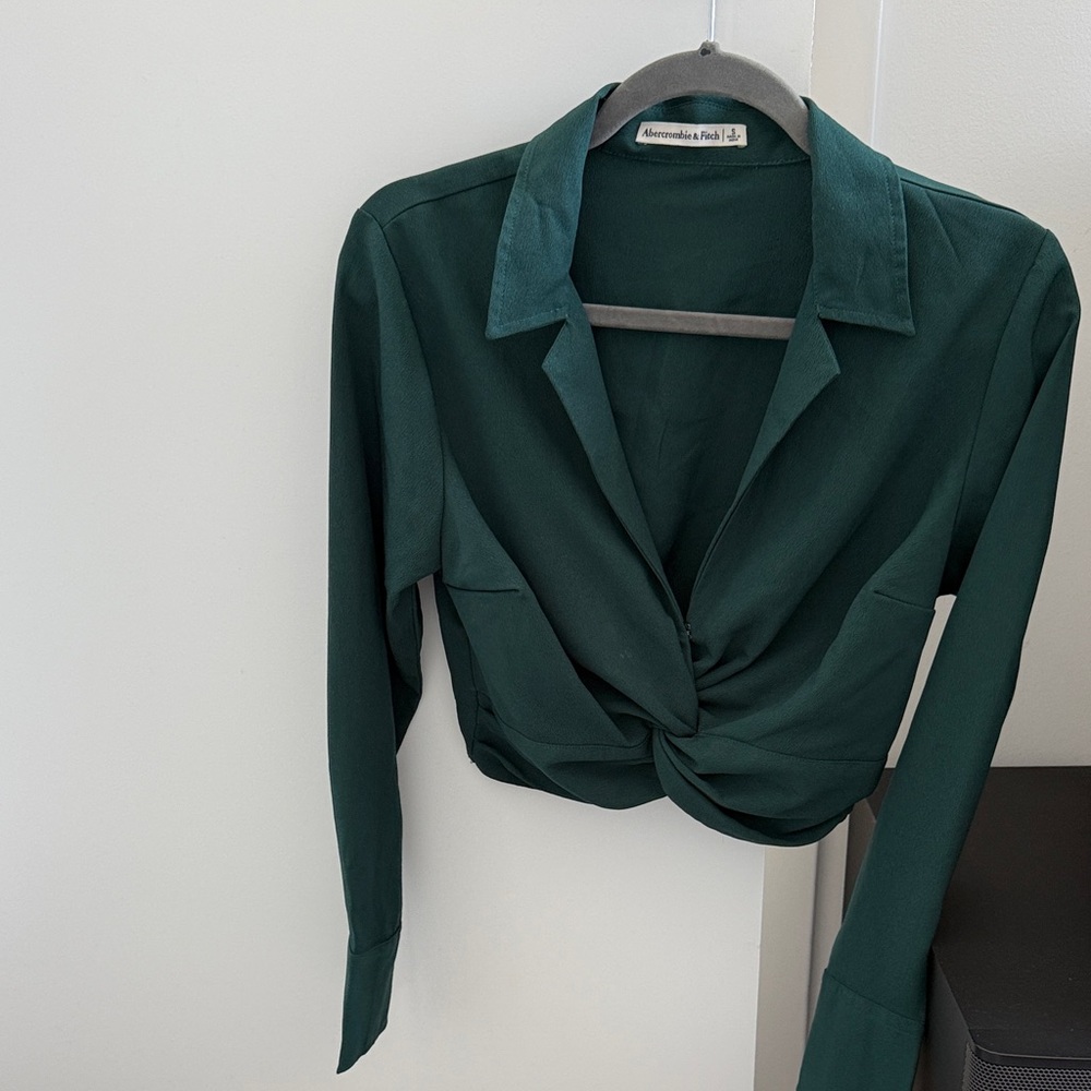 Abercrombie & Fitched Cropped Elegant Green Long-Sleeve Top